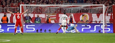 3-3. Disparo desde el borde del área de Luis Díaz, toca en Éder Militão y el balón sale ajustado al palo largo, imparable para Adriy Lunin.