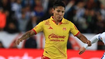 Ruidíaz o Farfán para suplir a Paolo Guerrero