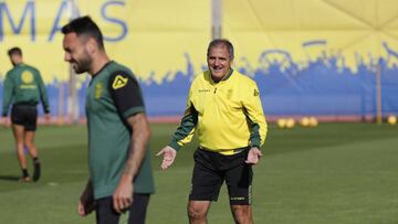 La RFEF le pide a Las Palmas que no viaje y Tebas lo avala