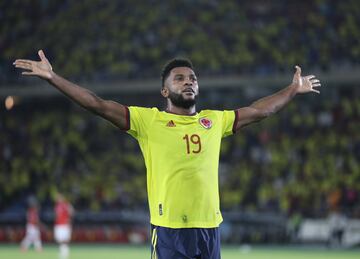 La Selección Colombia venció 3-1 a la Selección de Chile en el Metropolitano de Barranquilla por la fecha 10 de Eliminatorias Sudamericanas.