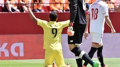 Bacca le marca a su ex equipo y sale aplaudido en Sevilla