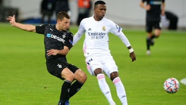 Real Madrid to offer Vinicius and Isco for Paulo Dybala