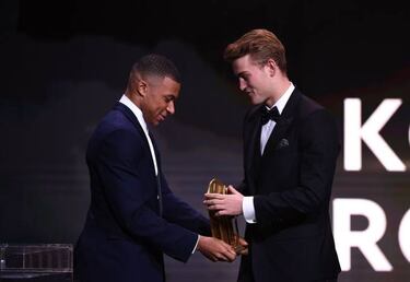 Six-time winner Messi becomes outright Ballon d'Or record holder