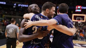 Los jugadores del Morabanc Andorra celebrando el pase a semifinales.
