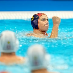 España aplasta a Serbia y luego se relaja