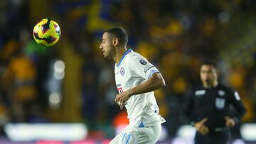 Cruz Azul's Greek forward #11 Giorgos Giakoumakis controls the ball during the Liga MX Clausura football match between Tigres and Cruz Azul at the UANL University Stadium in Monterrey, Mexico, on February 15, 2025. (Photo by Julio Cesar AGUILAR / AFP)