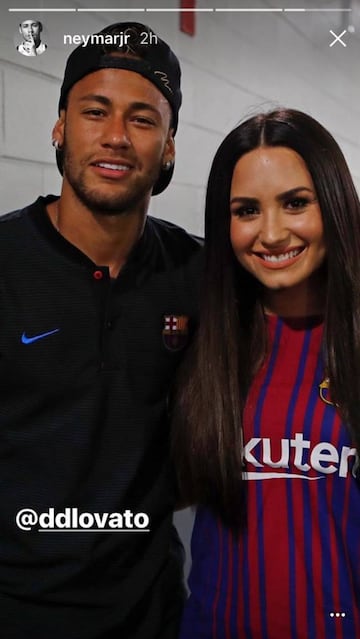 Neymar y Demi Lovato en el MetLife Stadium que acogió el Barcelona-Juventus de pretemporada.