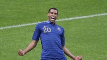 Capoue, celebrando su gol a Bielorrusia.