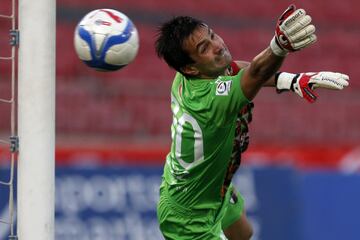 El arquero de 38 años arriba a Valparaíso para jugar en Wanderers, tras militar en Deportivo La Guaira de Venezuela.