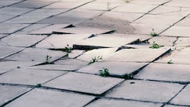 Se cae en una acera de su pueblo y la Justicia actúa: 14.500 euros de indemnización