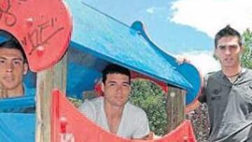 <b>ILUSIONADOS. </b>Samuel Llorca, Luis Domenech, Werner Manzanares y Pepe Quirant posaron ayer para AS en un parque infantil de la localidad de Torrellano, equidistante de Alicante y Elche.