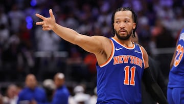 DETROIT, MICHIGAN - MAY 01: Jalen Brunson #11 of the New York Knicks celebrates after making a three-point basket late during the fourth quarter against the Detroit Pistons in Game Six of the Eastern Conference First Round NBA Playoffs at Little Caesars Arena on May 01, 2025 in Detroit, Michigan. NOTE TO USER: User expressly acknowledges and agrees that, by downloading and or using this photograph, User is consenting to the terms and conditions of the Getty Images License Agreement. Gregory Shamus/Getty Images/AFP (Photo by Gregory Shamus / GETTY IMAGES NORTH AMERICA / Getty Images via AFP)