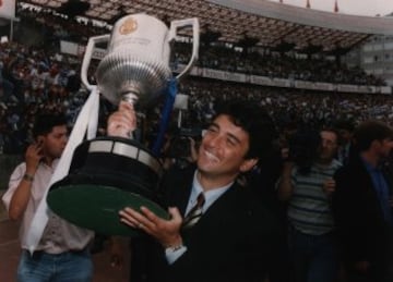 En 1995 ganó con el Deportivo de la Coruña la Copa del Rey