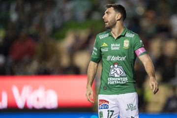 El tres veces Campeón de goleo de Liga MX no podría faltar en este conteo. Sus 68 goles avalan su calidad, la cual ha mostrado en el Fútbol Mexicano desde el Apertura 2013. Gracias a su olfato goleador, La Fiera consiguió el histórico bicampeonato del Apertura 2013 y Clausura 2014.