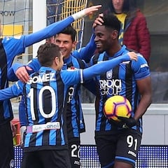 Póquer de Duván Zapata con Atalanta para igualar a Cristiano