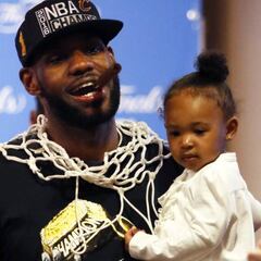 LeBron cumple 32 años: de hijo de una adolescente a nuevo Rey