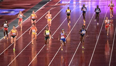 Sha'Carri Richardson de EE. UU. en acción durante la final de relevo 4 x 100 m femenino.