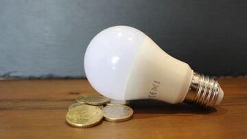 Comparador de tarifas de la luz de la OCU: cu¨¢l te conviene m¨¢s y c¨®mo ahorrar en tu factura