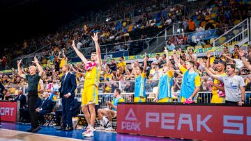 Mike Tobey celebra un triple del Gran Canaria.