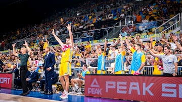 Mike Tobey celebra un triple del Gran Canaria.