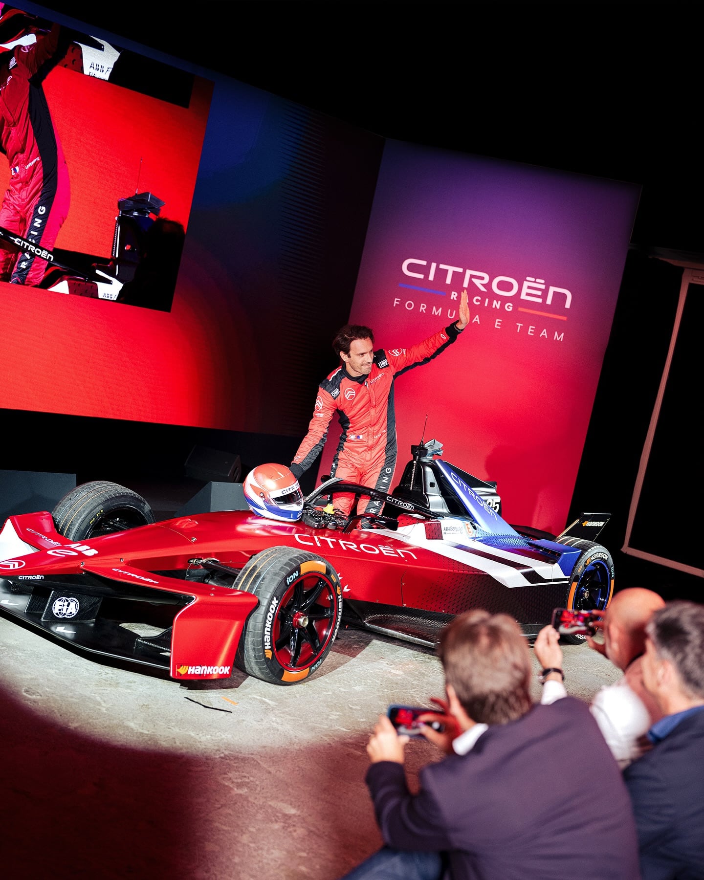 Jean-Éric Vergne, durante la presentación del equipo Citroën Racing en París.