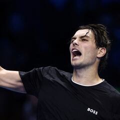 Fritz sorprende a Zverev para seguir en una nube