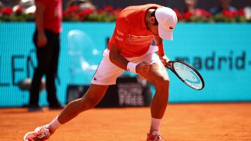 Djokovic alarga su tiranía sobre Chardy: 13-0 y 30-0 en sets