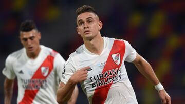 Rafael Santos Borr&eacute; en un partido de River Plate