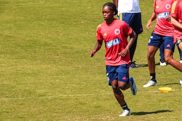 La Selección Colombia Femenina realizó su última practica en la sede de Deportivo Cali antes de su debut en Copa América frente a Paraguay en el Pascual Guerrero