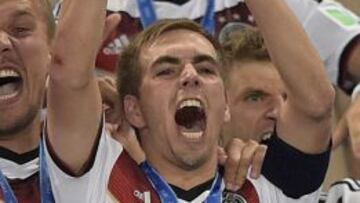 Lahm deja Alemania tras conquistar el Mundial.