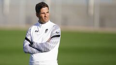 Robert Moreno durante un entrenamiento con el Granada.