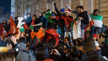 Aficionados de Marruecos celebran el pase a la semifinal.
