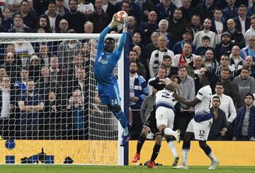 Tottenham, con Davinson Sánchez en la cancha, cayó en su casa ante Ajax en la semifinal de la Champions League. El gol de la victoria llegó a través de Van De Beek en el minuto 14.  
