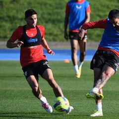 Samu Costa: “El club sabe lo que pienso acerca de mi futuro”