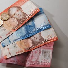 “Compran lujos con un fajo”: Los dos billetes que el ex Presidente del Banco Central quiere eliminar en Chile y este es el objetivo