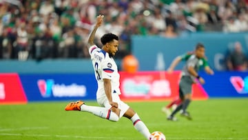 LAS VEGAS, NEVADA - JUNE 15: Weston Mckennie #8 of USA kicks the ball in the first half against Mexico during the 2023 CONCACAF Nations League semifinals at Allegiant Stadium on June 15, 2023 in Las Vegas, Nevada.   Louis Grasse/Getty Images/AFP (Photo by Louis Grasse / GETTY IMAGES NORTH AMERICA / Getty Images via AFP)