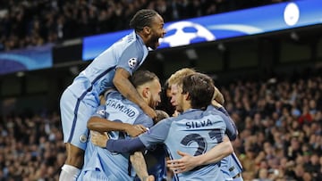 Britain Football Soccer - Manchester City v FC Barcelona - UEFA Champions League Group Stage - Group C - Etihad Stadium, Manchester, England - 1/11/16
 Manchester City&#039;s Kevin De Bruyne celebrates scoring their second goal with team mates
 Reuters / 