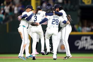 What is the Pearl Jam inspired Vedder Cup in MLB and what teams participate?