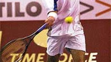 <b>ARROLLADOR.</B> Costa superó a David Sánchez por 6-4 y 6-2 y hoy se enfrenta a Corretja en semifinales.