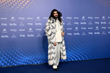 Israel Fernández en la alfombra azul.