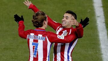 Correa y Griezmann celebran un gol durante el Atlético vs Las Palmas