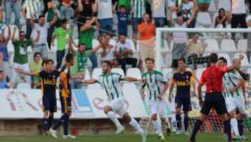 El Córdoba sigue en racha tras vencer a la Ponferradina