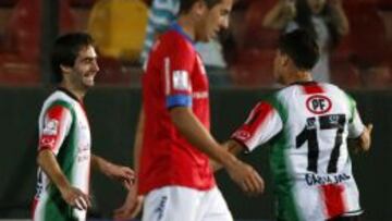 Diego Rosende y Esteban Carvajal celebran el gol en el duelo de ida ante Nacional.