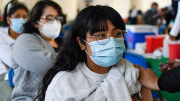 Vacunación CDMX: cuándo y dónde los rezagados recibirán la segunda dosis de AstraZeneca