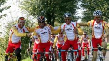 <b>LOS CUATRO FANTÁSTICOS. </b>Valverde, Freire, Contador y Samuel Sánchez, en cabeza del equipo español durante el entrenamiento de ayer.