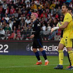 El Almería oficializa la renovación de Fernando