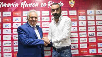 07/08/19
DESPEDIDA DE ALFONSO GARCÍA GABARRON COMO PRESIDENTE DE LA U.D ALMERIA
JUNTO AL NUEVO DIRECTOR GENERAL DE LA U.D ALMERIA MOHAMED EL ASSY
RUEDA DE PRENSA