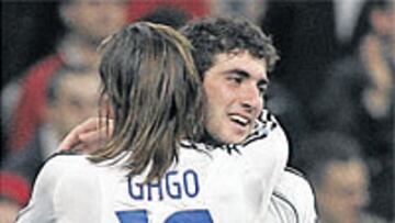 <b>FRESCURA. </b>Gago e Higuaín han aterrizado en el Madrid para dar aires nuevos.
