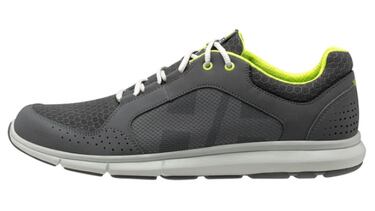 Protégete en el mar con la ropa especializada de Helly Hansen, ideal para la temporada de entretiempo