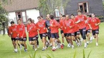 <b>ENTORNO IDEAL. </b>La plantilla rojiblanca disfruta de un ambiente tranquilo en plena naturaleza.